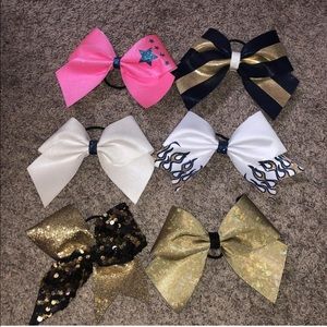 Cheer bows
